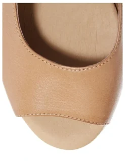 Wide Steps Belmont Sandals in Tan
