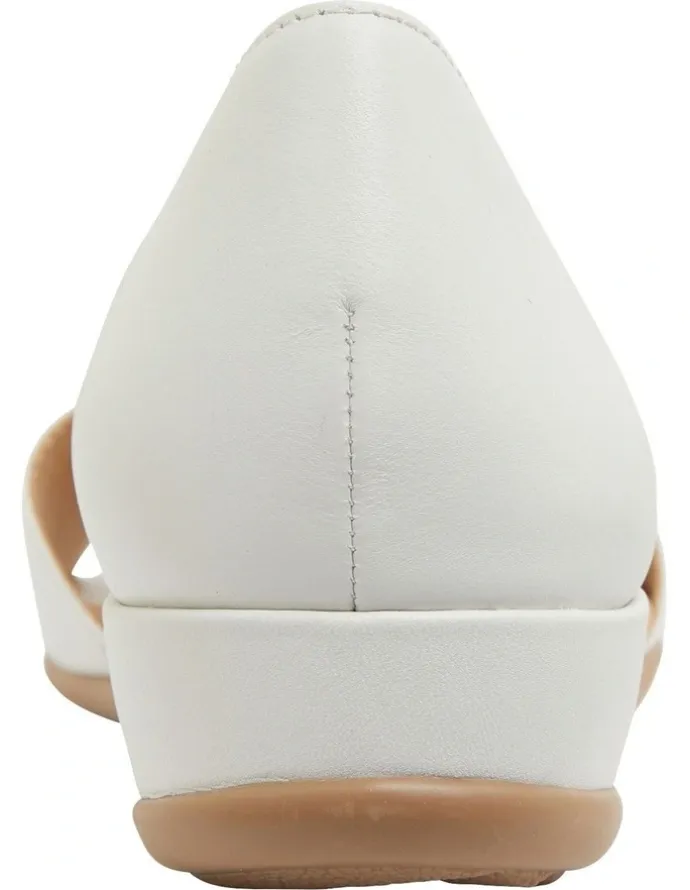 Wide Steps Caroline White Glove Sandals