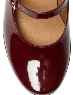 Wide Steps Casino Heeled Shoes in Wine Patent Leather
