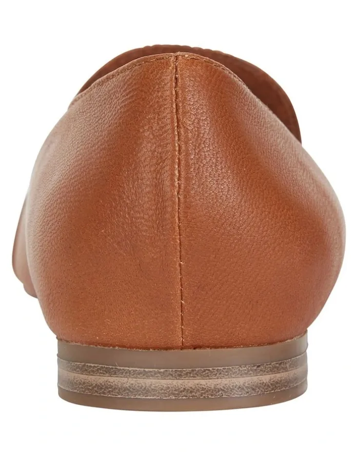 Wide Steps Castle Cognac Glove Flat Shoes