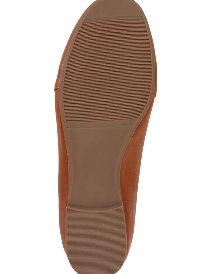Wide Steps Castle Cognac Glove Flat Shoes
