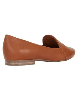Wide Steps Castle Cognac Glove Flat Shoes