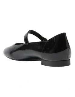 Wide Steps Colby Flat Leather Shoes in Black