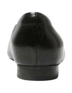 Wide Steps Dame Flat Shoes in Black Leather