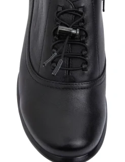 Wide Steps Damian Black Glove Shoes