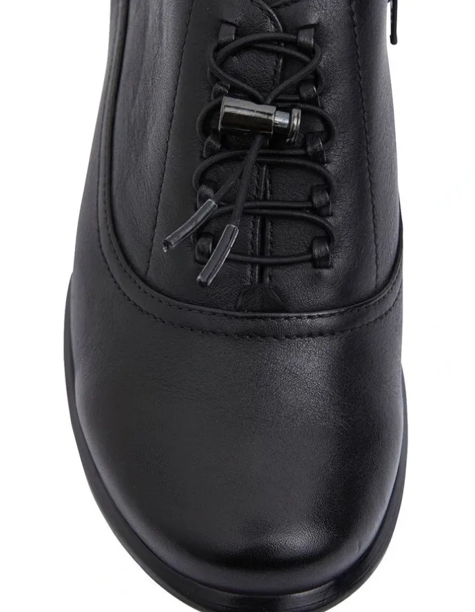 Wide Steps Damian Black Glove Shoes