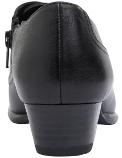 Wide Steps Damian Black Glove Shoes
