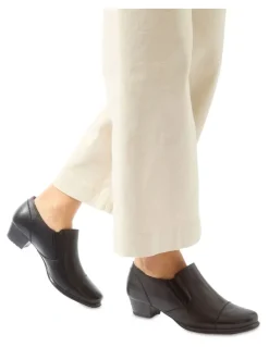 Wide Steps Dave Shoes in Black Glove
