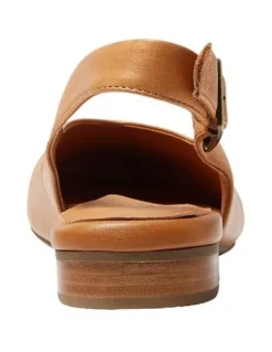 Wide Steps Delta Flat Shoes in Tan Leather