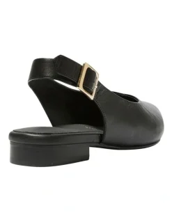 Wide Steps Delta Flat Shoes in Black Leather