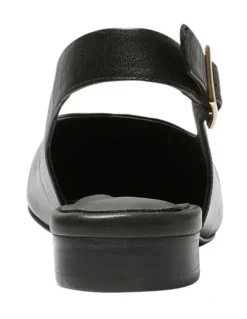 Wide Steps Delta Flat Shoes in Black Leather