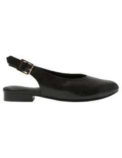 Wide Steps Delta Flat Shoes in Black Leather