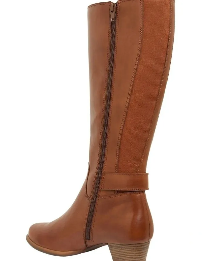 Wide Steps Diesel Boots in Mid Brown Glove