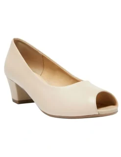 Wide Steps Hilary Heeled Shoes in Nude Leather