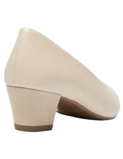 Wide Steps Hilary Heeled Shoes in Nude Leather
