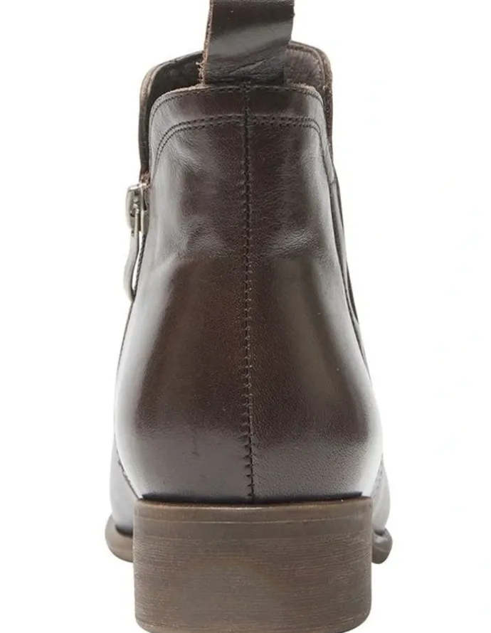 Wide Steps Lance Boots in Chocolate