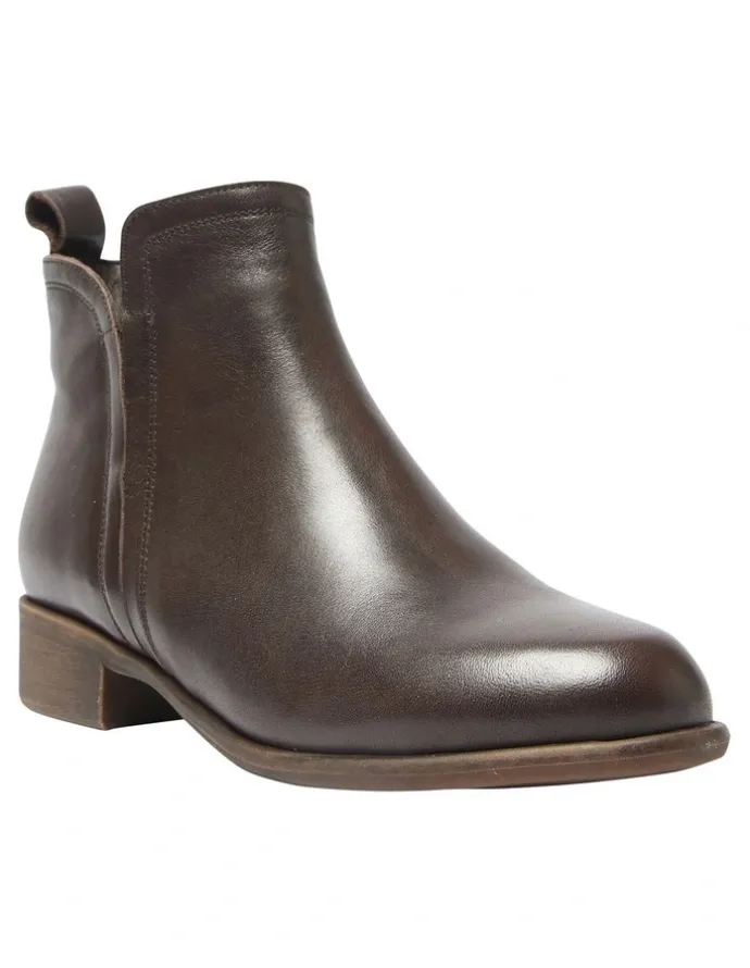 Wide Steps Lance Boots in Chocolate