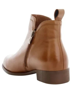 Wide Steps Lance Leather Boots in Mid Brown