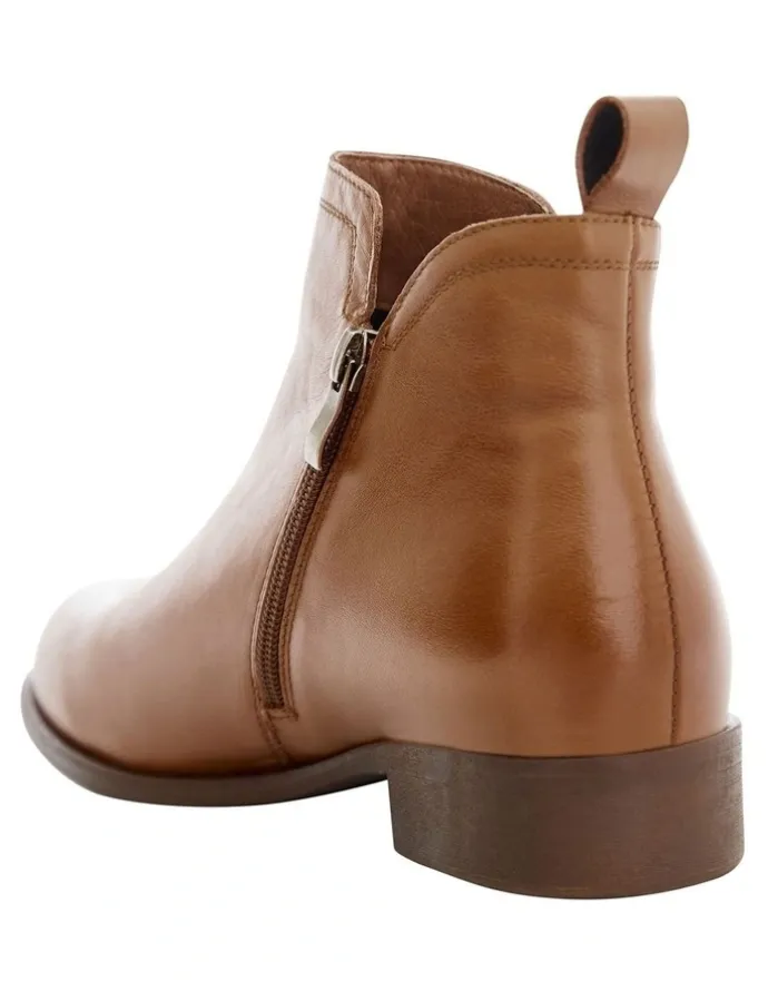 Wide Steps Lance Leather Boots in Mid Brown