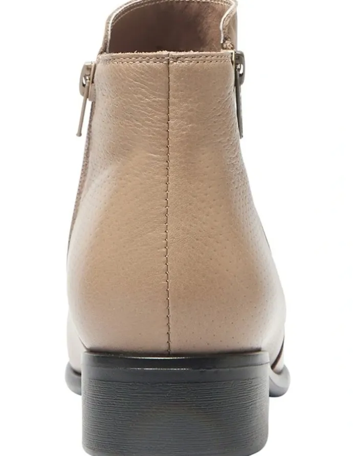 Wide Steps Lorenzo Boots in Taupe Leather