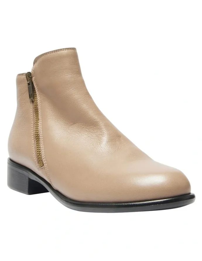 Wide Steps Lorenzo Boots in Taupe Leather