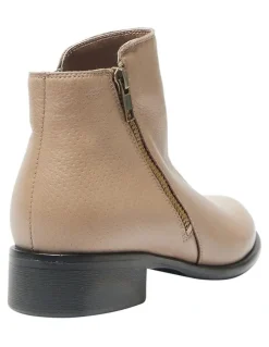 Wide Steps Lorenzo Boots in Taupe Leather
