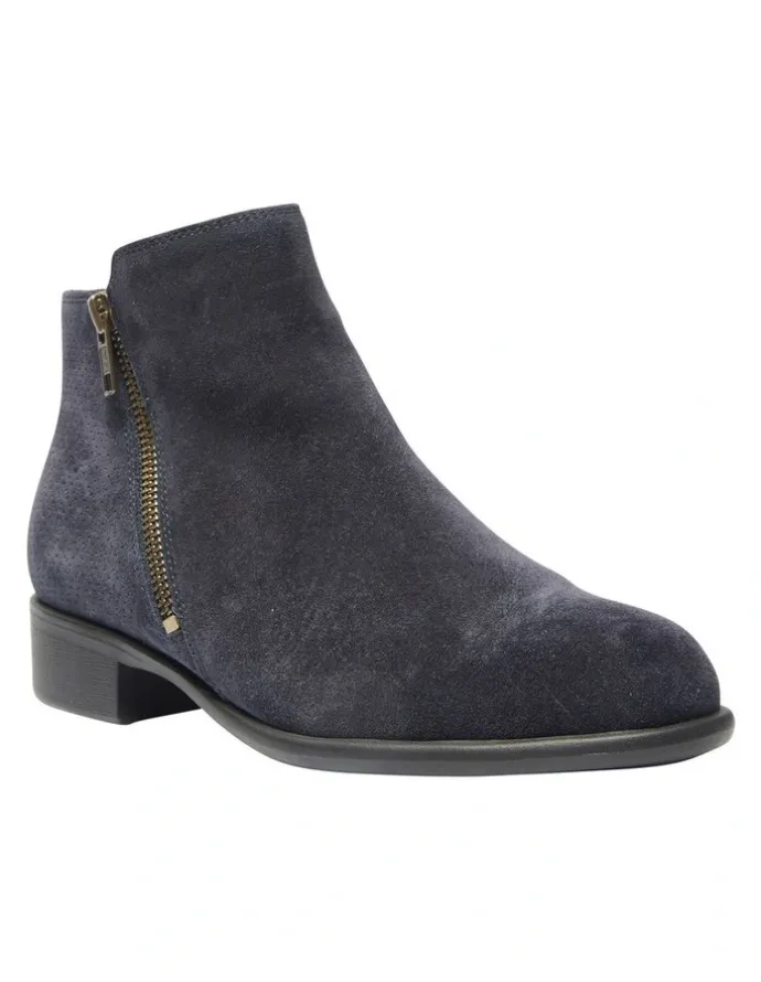 Wide Steps Lorenzo Boots in Navy Suede Leather