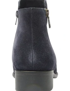 Wide Steps Lorenzo Boots in Navy Suede Leather