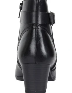 Wide Steps Mascot Black Glove Boot