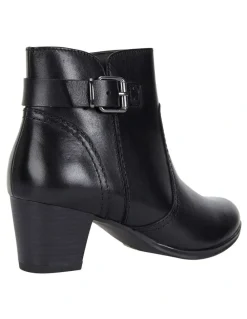 Wide Steps Mascot Black Glove Boot