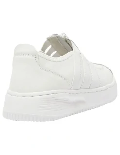 Wide Steps Newport Sneakers in White Leather