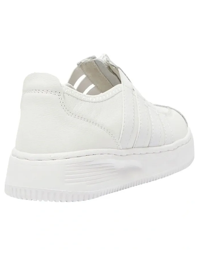 Wide Steps Newport Sneakers in White Leather