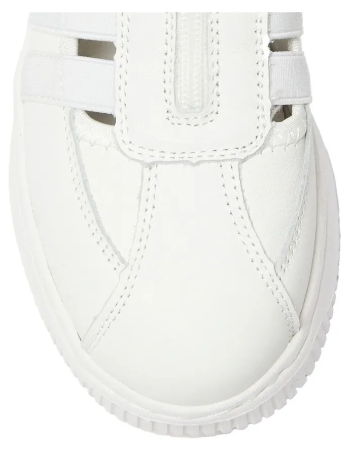 Wide Steps Newport Sneakers in White Leather