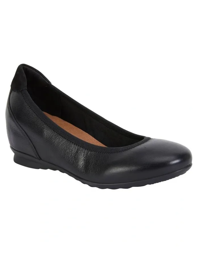 Wide Steps Norah Black Glove Heeled Shoes