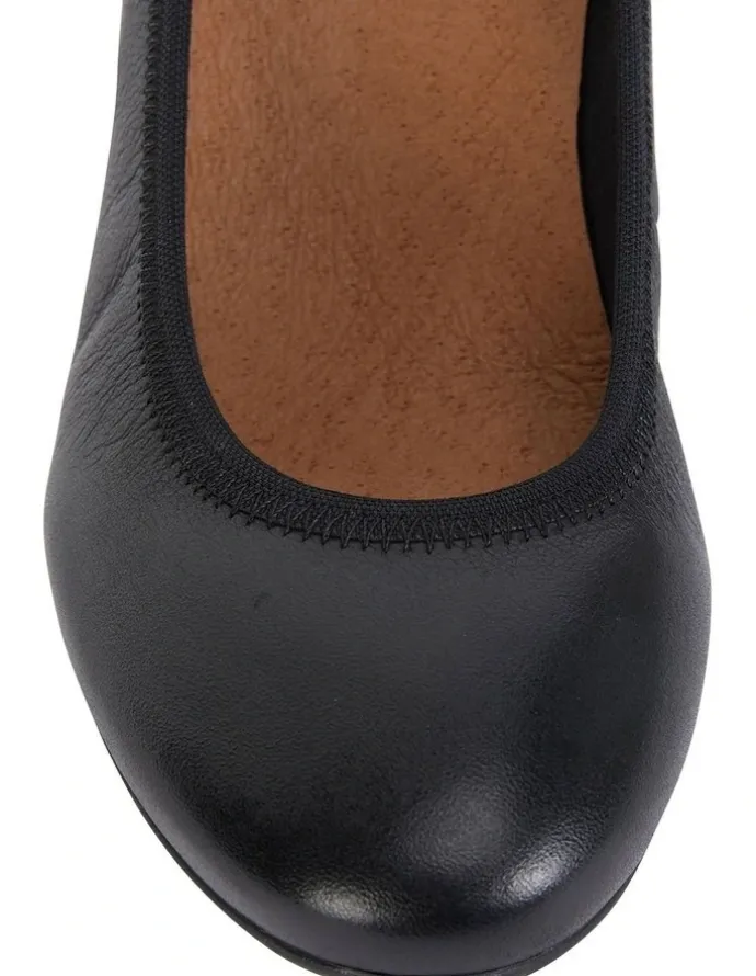 Wide Steps Norah Black Glove Heeled Shoes