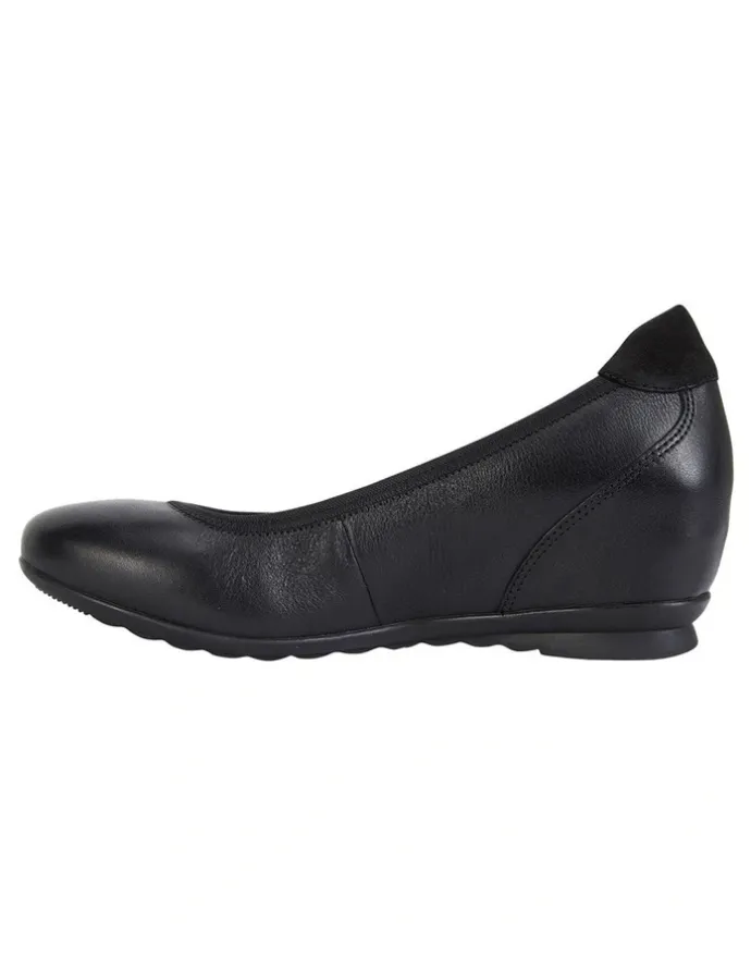 Wide Steps Norah Black Glove Heeled Shoes