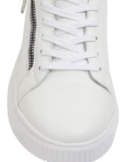 Wide Steps Novella White/Silver Glove Sneakers