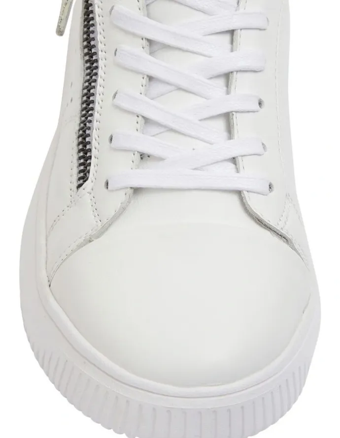Wide Steps Novella White/Silver Glove Sneakers