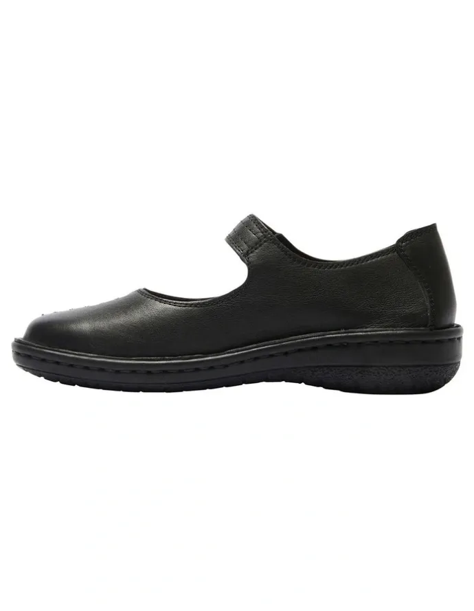 Wide Steps Radius Flat Shoes in Black