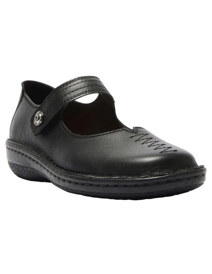 Wide Steps Radius Flat Shoes in Black