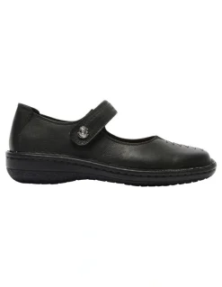 Wide Steps Radius Flat Shoes in Black