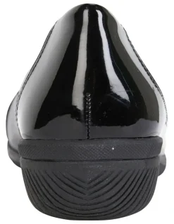 Wide Steps Virgo Black Glove / Patent Flat Shoes