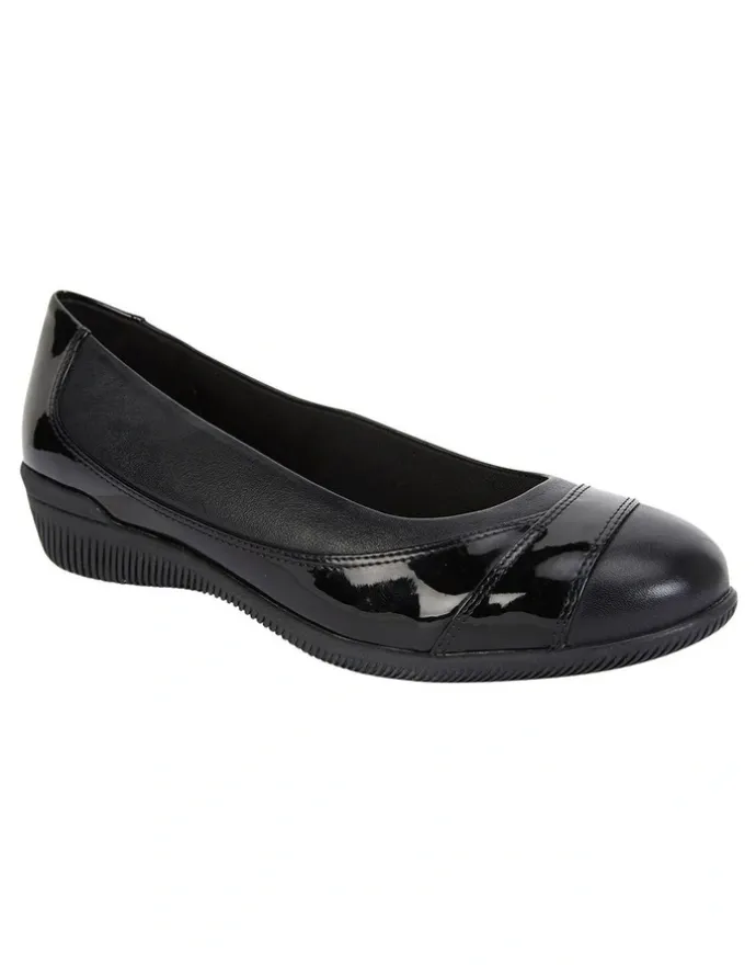 Wide Steps Virgo Black Glove / Patent Flat Shoes