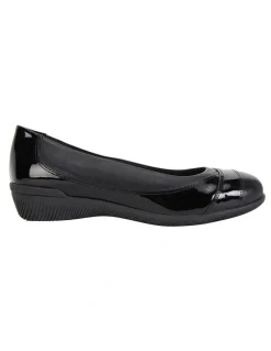 Wide Steps Virgo Black Glove / Patent Flat Shoes