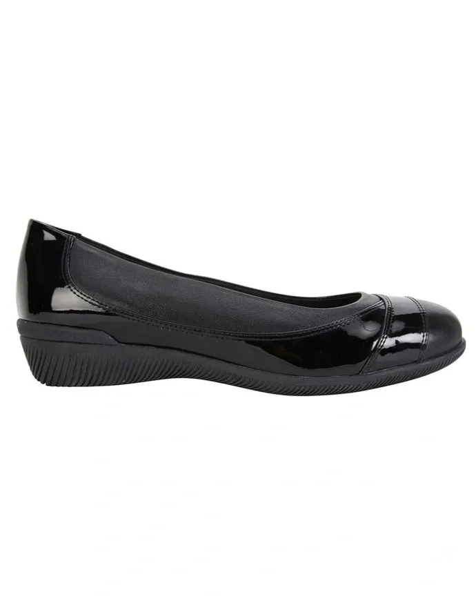 Wide Steps Virgo Black Glove / Patent Flat Shoes