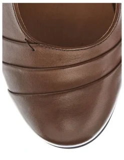 Wide Steps Winston Sandals in Brown Glove