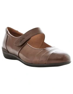 Wide Steps Winston Sandals in Brown Glove