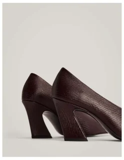Witchery Avery Textured Heels in Fig