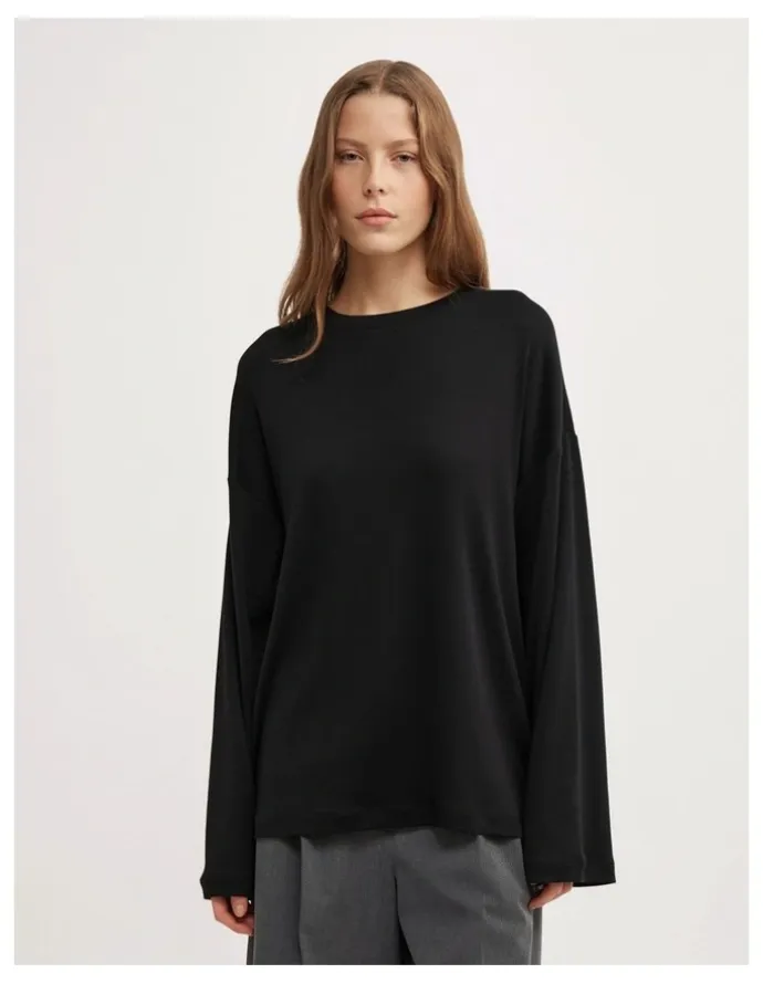 Witchery Crew Neck Long-sleeve T-shirt in Black