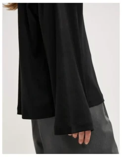 Witchery Crew Neck Long-sleeve T-shirt in Black